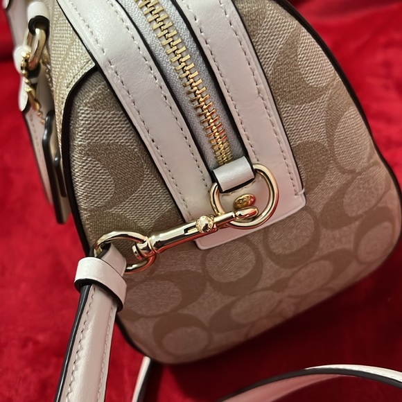 Authentic Coach bag - Picture 6 of 7